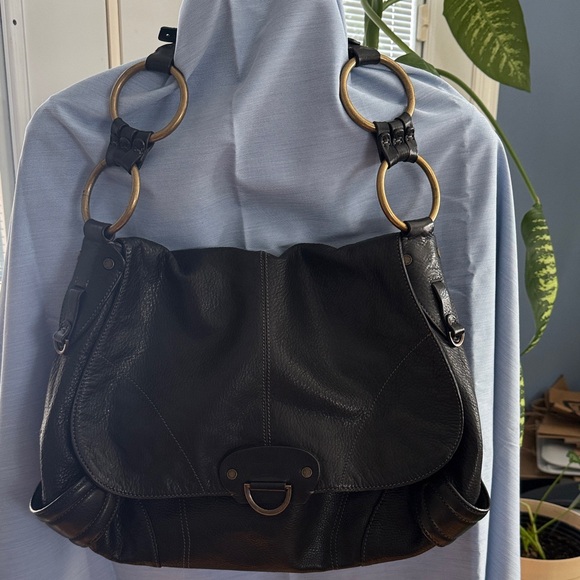 Ellen Tracy Handbags - Vintage Ellen Tracy Black Leather Shoulder Bag with Gold Accents
